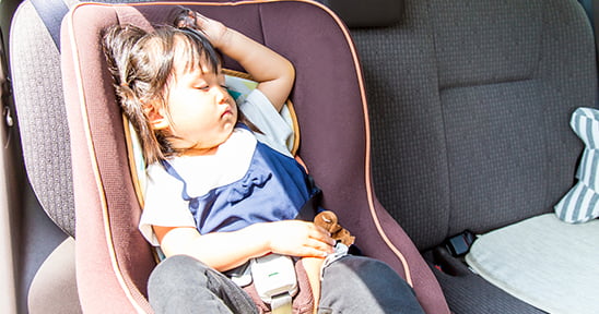 暑そうな車内の写真